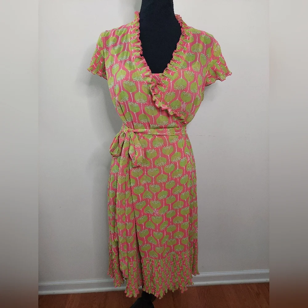Lily PULITZER Floral Wrap Dress in Pink and Green SIZE 10 - Picture 1 of 6